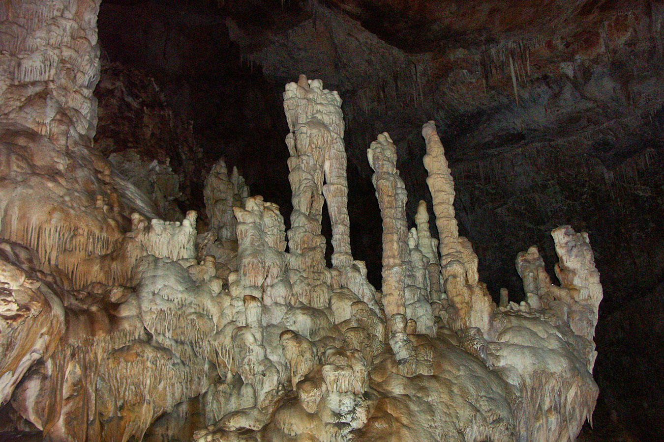 Die PELEKITA - Höhle